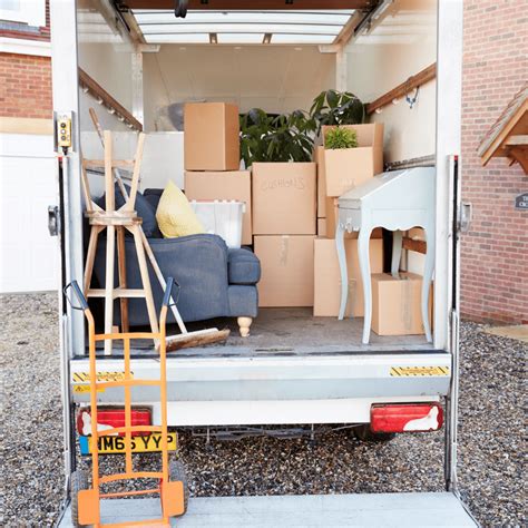 4 Reasons To Hire A Moving Company Apartment 8a