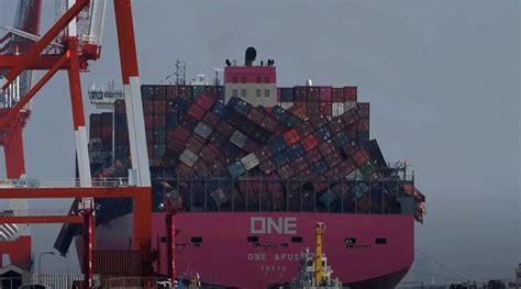 Cargo Ship Loses 1816 Containers Overboard During Rough Seas