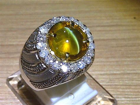 Gambar batu permata mulia beserta macam jenis cincin batu akik. Jenis Batu Akik Termahal di Indonesia & Dunia 2015 - Catatan