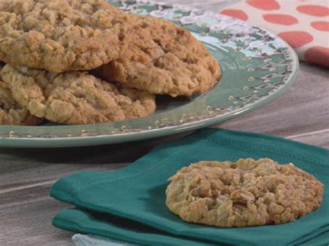 Then add the oatmeal, pecans and coconut. Mari's Homemade Oatmeal Cookies Recipe | Trisha Yearwood ...