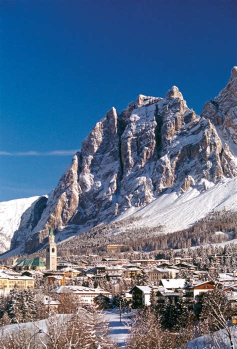 The train journey to cortina from innsbruck takes approximately four hours. Cortina d'Ampezzo - Guía Blog Italia