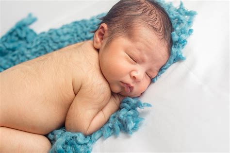 Baby S Newborn Photoshoot Amp Baby 1 Month Update Lil Bits Of Chic