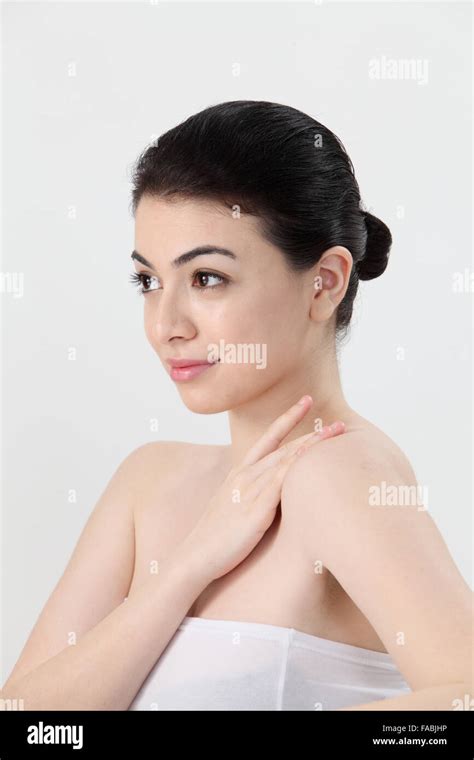 Side Profile Of The Asian Beauty Woman Stock Photo Alamy