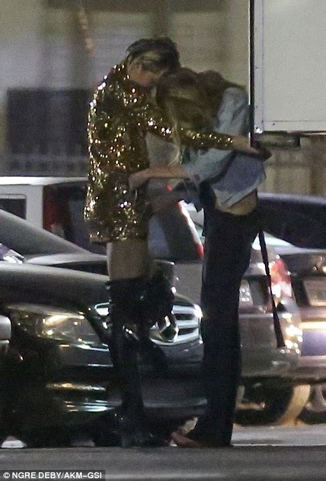 Miley Cyrus Caught Kissing Victoria Secret Model In Larking Lot Howwe Ug