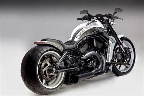 ▷ review of harley v rod custom pearl, built by fredy motorcycles from estonia. Harley-Davidson V Rod motor "White Line" by Burmeisters ...