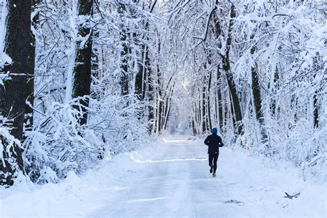 Exercise Outdoors in Winter and Stay Safe | Reader's Digest