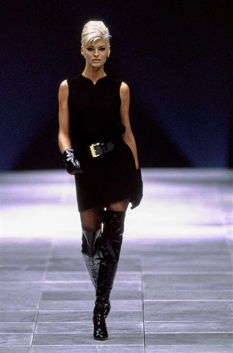 Versace Fall 1991 Ready To Wear Fashion Show Linda Evangelista