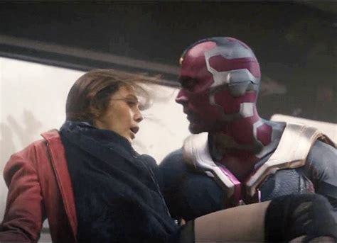 Vision And Scarlet Witch Share A Kiss In New Avengers Infinity Wa