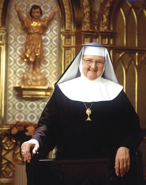 Global Catholic Network founder Mother Angelica has died - Chicago Tribune