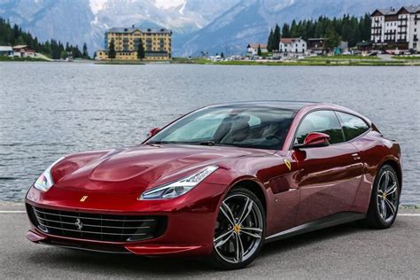 Bold Styling Decisions 2018 Ferrari Gtc4 Lusso Carbuzz