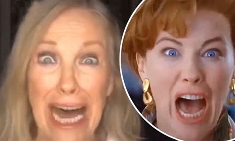 Catherine O Hara Recreates Hilarious Scene From Home Alone 2 Daily Mail Online