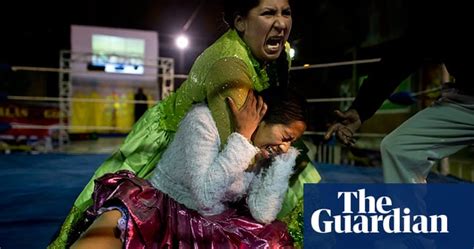 Cholitas Bolivias Female Wrestlers In Pictures World News The