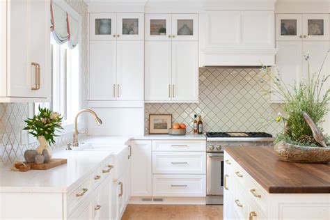Traditional Warm And Bright Kitchen By Mingle Design Studio This