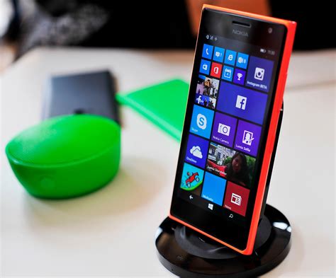 We Go Hands On With The Nokia Lumia 730 Dual Sim And Lumia 735