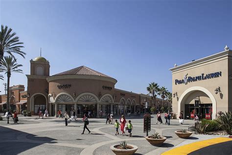 5 Reasons To Shop At Las Americas Premium Outlets