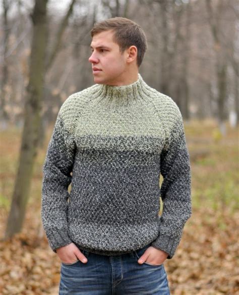 Как связать мужской свитер спицами: простые модели и советы по их ...
