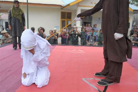 Man Caned And Collapses For Spending Time With Woman In Banda Aceh