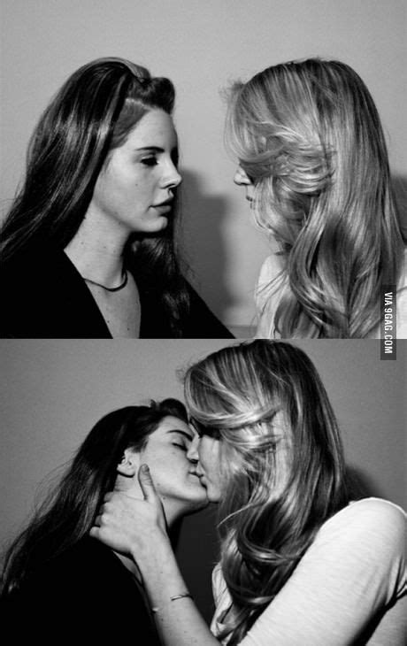 A Pic That Is Sure Going To Break The Internet Lana Del Rey And Jennifer Lawrence Kissing Lana