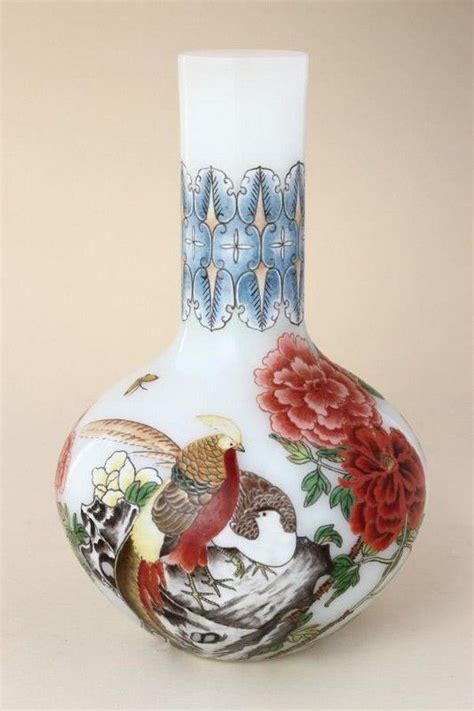 Peking Glass Vase With Chrysanthemum Decoration Zother Oriental