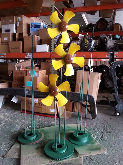 Diy Recycled Car Part Yard Art Sunflowers Flower Skrotkonst
