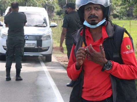 Sri Lankan Soldiers Apologise To Tamil Journalist After Initially Denying Assault Tamil Guardian