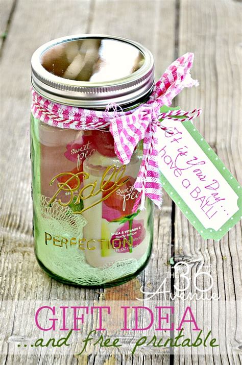 Handmade creative gifts for mom birthday. 25 Creative & Cheap Christmas Gifts (that Cost Under $10 ...