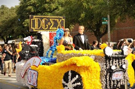 Pin By A B B Y On Class Of 2020 ‍ Homecoming Floats Homecoming Parade Homecoming Themes