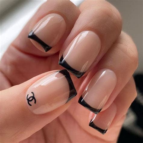 40 Edgy And Elegant Black Nails Designs Ideas Flymeso Blog In 2020