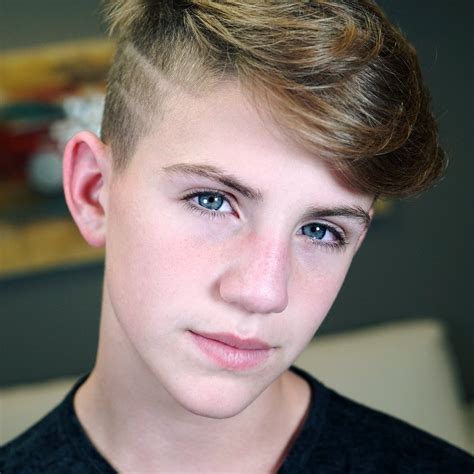 Even though eboys avoid excessive heat to shape their hair, you'll need to use a curling iron to create a massive wave of curls. MattyBRaps Chile (@MattyB_Chile) | Twitter
