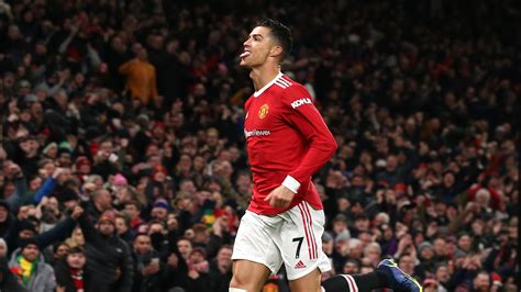 cristiano ronaldo hits 800 career goals as manchester united recover from controversy to down