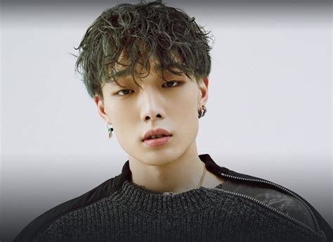 K Pop Group Ikon Member Bobby Announces Marriage And His Fiancée’s Pregnancy Bollywood News
