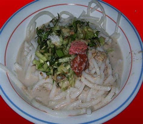 Bagi yang menggemari laksa kuah putih, dikongsikan. Resepi Laksa Kuah Putih Terengganu - Resepi Cik Bee