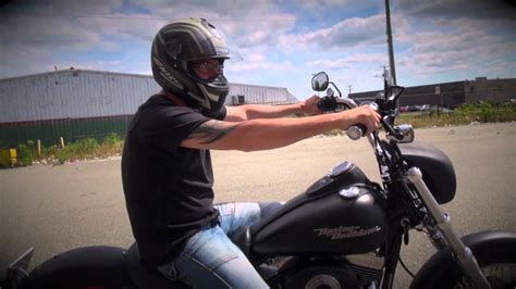 Engine, frame, wheels, and very little bling. Harley Davidson Street Bob 2006 - YouTube