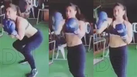 Kareena Kapoors Sweaty Workout For Her Role As Cop In Angrezi Medium Youtube