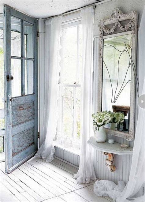 Sweet Cottage Shabby Chic Entryway Decor Ideas For