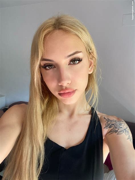 Blonde Sophie Nude Onlyfans Leaks The Fappening Photo