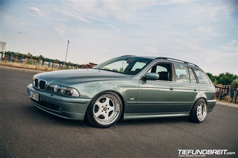 It was launched in the sedan body style, with the wagon/estate body style (marketed as touring). Outside the norm: Andy's E39 Touring | TIEF & BREIT