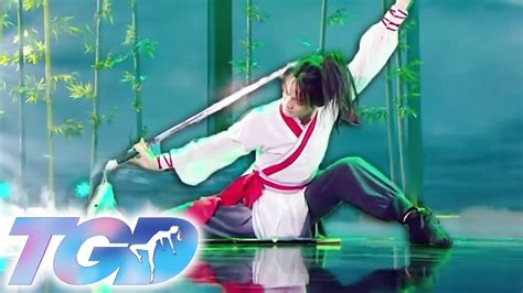 this magnificent sword dance from fang yang fei stuns the audience tgd china live shows