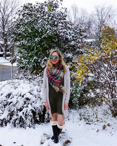 How To Wear Hunter Boots With A Dress Doused In Pink