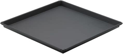 Seamless squarebake corners with straight sides produces consistent heating for the best possible rise. Winco SPP-1616 Square Sicilian Pizza Pan 16" x 16" - LionsDeal
