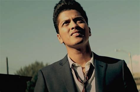 Bruno Mars Grenade Music Video Hits 1b Youtube Views Billboard