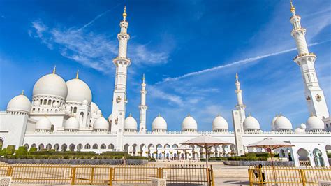 Abu Dhabi Grand Mosque Tour On A Short Stopover