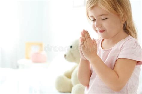 A Little Girls Prayer Letterpile