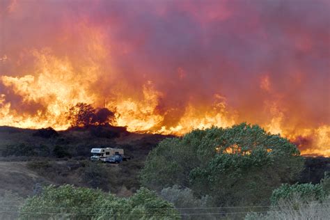 Cuenta con información actualizada sobre los incendios forestales (#iiff) en #españa 🔥. Fuera de control incendio en California | POSTA
