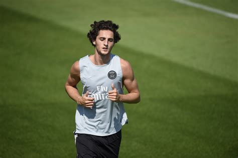 Learn all the details about rabiot (adrienrabiot provost), a player in juventus for the 2020 season on as.com. Adrien Rabiot Ends Arsenal and Roma Interest to Sign New ...
