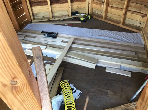 Wood flooring is currently very popular because it uses environmentally friendly materials. Do-It-Yourself (DIY) Tree House Project - Part 13 Hardwood Floors — Dave Gates