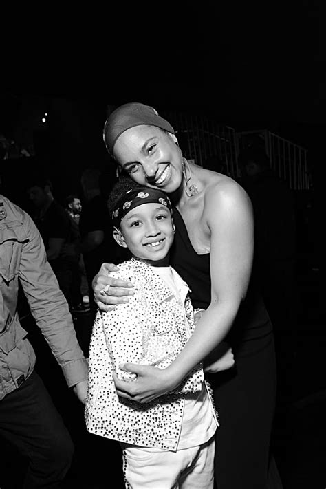Alicia Keys With Her Sons At 2019 Iheartradio Music Awards Popsugar