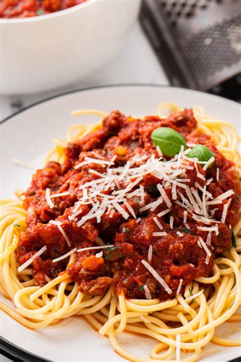 Healthy Turkey Bolognese Recipe The Clean Eating Couple