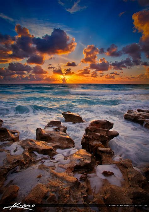 Bursting Sunrise Carlin Park Beach Jupiter Florida Royal Stock Photo