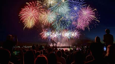 8 Best Places To Watch The Honda Celebration Of Light Fireworks Listed